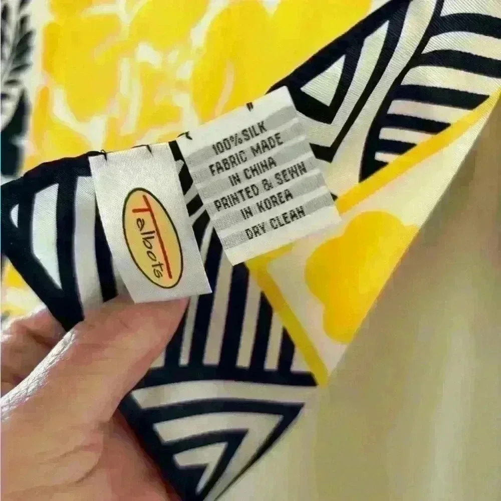 Gorgeous Talbots silk scarf- stunning Hawaiian inspired design - Picture 5 of 6